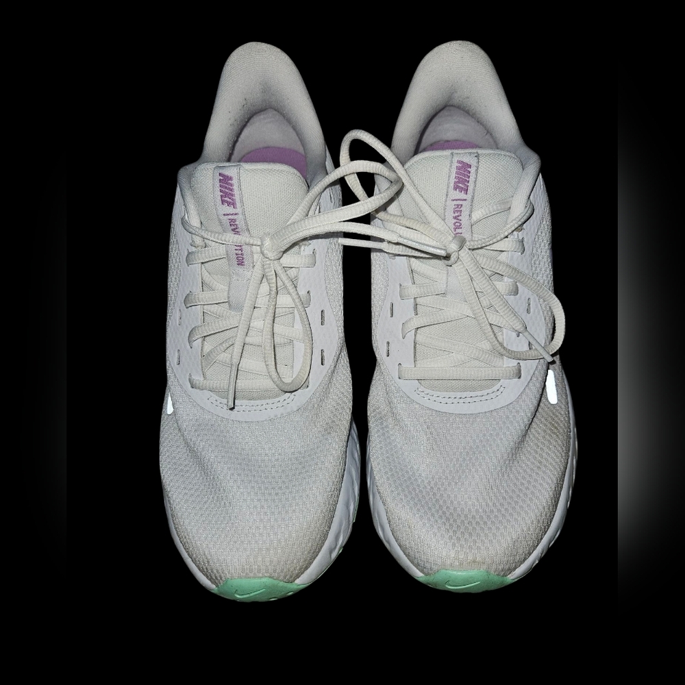 Nike Women's Revolution 5 Running Shoes